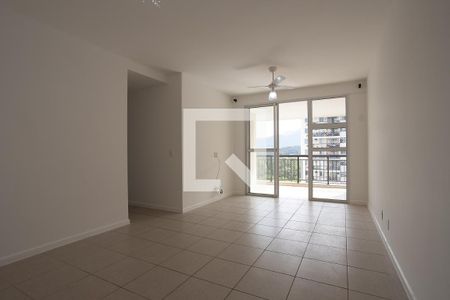 Sala de apartamento para alugar com 3 quartos, 85m² em Barra da Tijuca, Rio de Janeiro