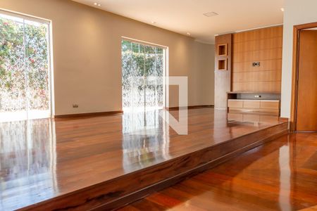 Sala de casa para alugar com 4 quartos, 411m² em Vila Santa Catarina, Americana