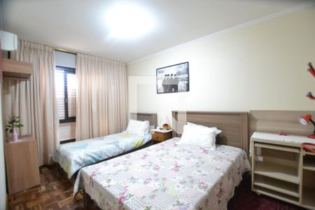 Quarto 1 de apartamento para alugar com 2 quartos, 62m² em Nonoai, Porto Alegre
