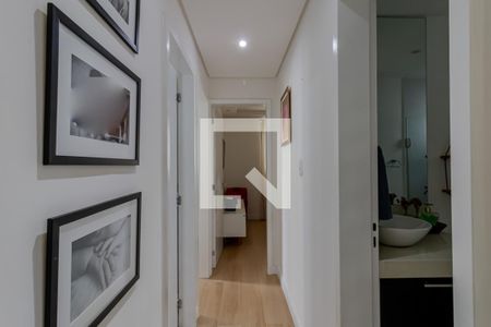 Corredor de apartamento à venda com 3 quartos, 69m² em Vila das Merces, São Paulo