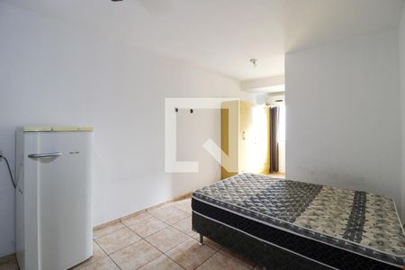 Quarto/Cozinha de kitnet/studio para alugar com 1 quarto, 28m² em São José, Canoas
