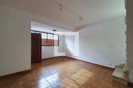 Sala de casa para alugar com 2 quartos, 109m² em Vila Monumento, São Paulo