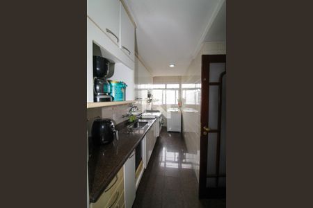 Apartamento à venda com 210m², 3 quartos e 2 vagas Apartamento à venda com 210m², 3 quartos e 2 vagasCozinha