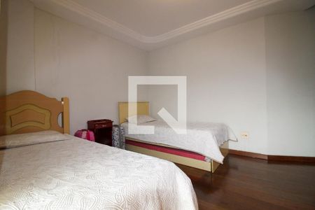 Apartamento à venda com 210m², 3 quartos e 2 vagas Apartamento à venda com 210m², 3 quartos e 2 vagasSuíte 2