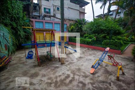 Apartamento à venda com 210m², 3 quartos e 2 vagas Apartamento à venda com 210m², 3 quartos e 2 vagasÁrea Comum - Playground