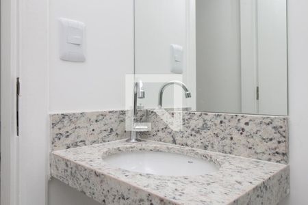 Banheiro de apartamento para alugar com 1 quarto, 18m² em Brás, São Paulo