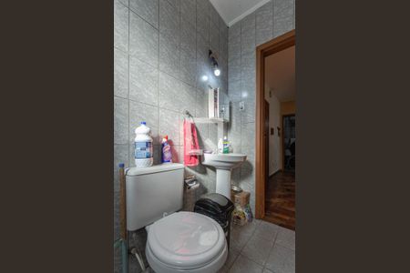 Banheiro de apartamento à venda com 1 quarto, 80m² em Vila Joao Pessoa, Porto Alegre