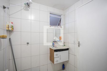 Banheiro de apartamento à venda com 2 quartos, 52m² em Jardim Veloso , Osasco