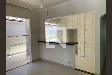 Casa à venda com 3 quartos, 212m² em Ouro Preto, Belo Horizonte