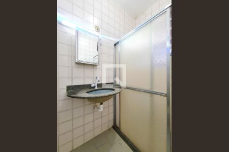 Banheiro de apartamento para alugar com 1 quarto, 100m² em Higienópolis, Rio de Janeiro