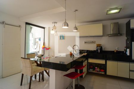 Sala/Cozinha de apartamento à venda com 1 quarto, 80m² em Barra da Tijuca, Rio de Janeiro