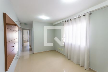 Sala de apartamento para alugar com 2 quartos, 56m² em Vila Curuçá, Santo André