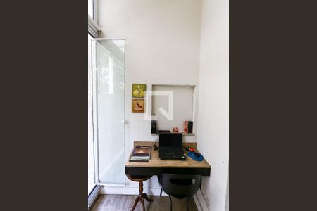Sacada de apartamento à venda com 2 quartos, 72m² em Jardim Henriqueta, Taboão da Serra