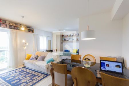 Sala/Quarto de apartamento à venda com 2 quartos, 67m² em Camorim, Rio de Janeiro