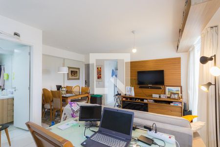 Sala/Quarto de apartamento à venda com 2 quartos, 67m² em Camorim, Rio de Janeiro