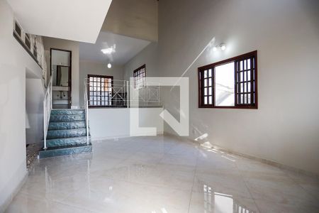 Sala de casa para alugar com 4 quartos, 190m² em Parque Paulistano, Cotia
