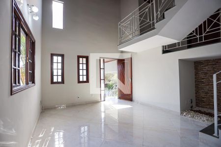 Sala de casa para alugar com 4 quartos, 190m² em Parque Paulistano, Cotia
