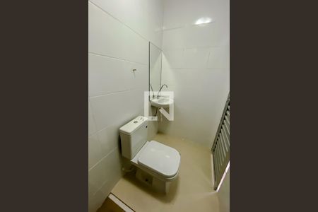 Banheiro de casa para alugar com 1 quarto, 50m² em Vila Regente Feijó, São Paulo