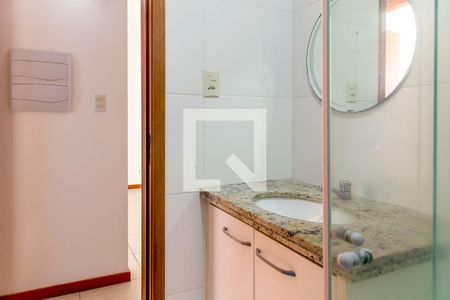 Banheiro de apartamento para alugar com 1 quarto, 60m² em Alphaville I, Salvador