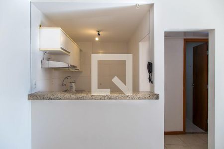 Cozinha de apartamento para alugar com 1 quarto, 60m² em Alphaville I, Salvador