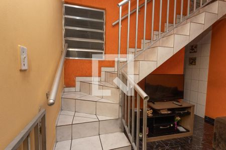 Escada de casa para alugar com 3 quartos, 166m² em Piraporinha, Diadema