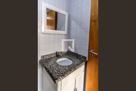 Banheiro de apartamento para alugar com 1 quarto, 30m² em Vila Buarque, São Paulo