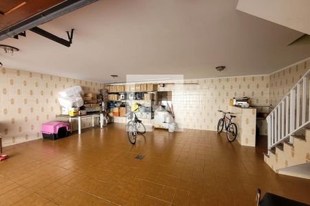 Garagem/Salão de festas de casa para alugar com 3 quartos, 256m² em Vila da Saúde, São Paulo