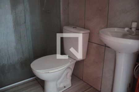 Banheiro de apartamento para alugar com 1 quarto, 30m² em Jardim Algarve, Alvorada