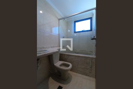 Banheiro de apartamento à venda com 2 quartos, 126m² em Jardim Henriqueta, Taboão da Serra