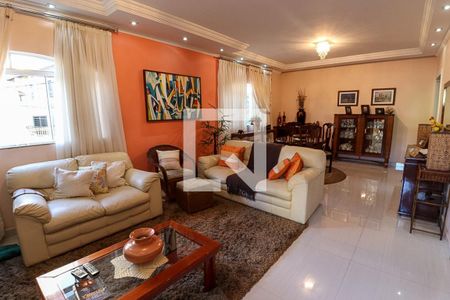 Sala de casa à venda com 4 quartos, 224m² em Vila Galvão, Guarulhos