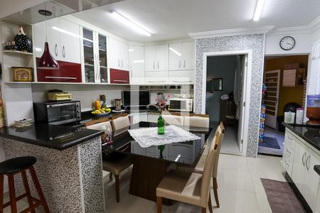 Casa para alugar com 224m², 4 quartos e 5 vagas Casa para alugar com 224m², 4 quartos e 5 vagasCozinha