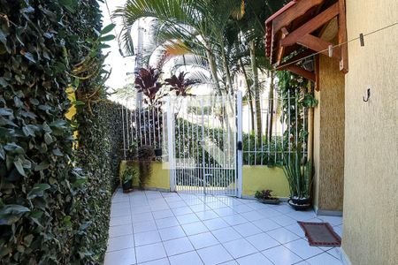 Casa para alugar com 224m², 4 quartos e 5 vagas Casa para alugar com 224m², 4 quartos e 5 vagasQuintal