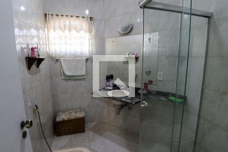 Casa para alugar com 224m², 4 quartos e 5 vagas Casa para alugar com 224m², 4 quartos e 5 vagasBanheiro suíte 2