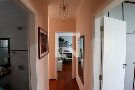 Casa para alugar com 224m², 4 quartos e 5 vagas Casa para alugar com 224m², 4 quartos e 5 vagasCorredor do segundo andar