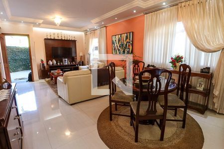 Sala de casa à venda com 4 quartos, 224m² em Vila Galvão, Guarulhos