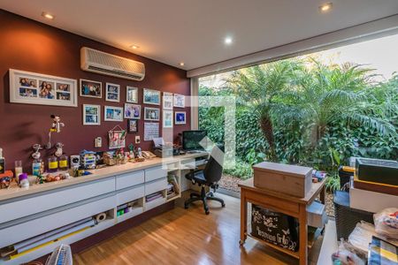 Escritório de casa de condomínio à venda com 2 quartos, 570m² em Condomínio Melville (tamboré), Santana de Parnaíba