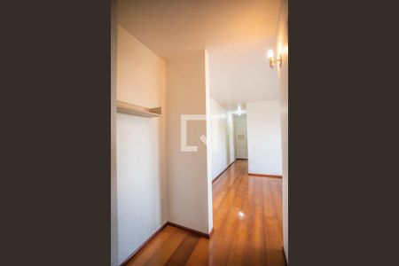 Corredor - Quarto de apartamento para alugar com 1 quarto, 49m² em Vila Guarani (z Sul), São Paulo