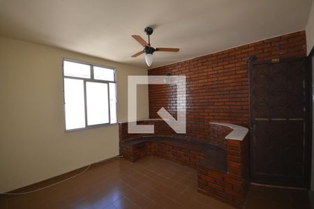 Sala de apartamento à venda com 2 quartos, 55m² em Olaria, Rio de Janeiro