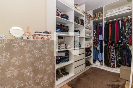 Closet do quarto de casa à venda com 4 quartos, 420m² em Vila Nova, Porto Alegre