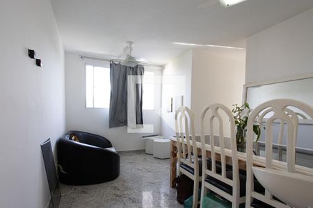 Sala de apartamento para alugar com 3 quartos, 53m² em Vargem Pequena, Rio de Janeiro