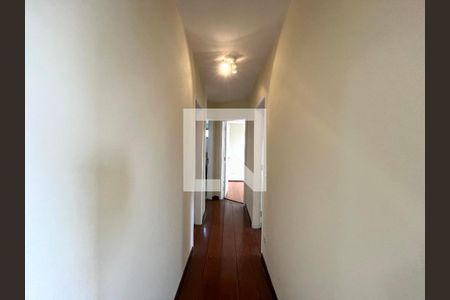 Corredor de apartamento à venda com 3 quartos, 75m² em Vila Guarani (zona Sul), São Paulo