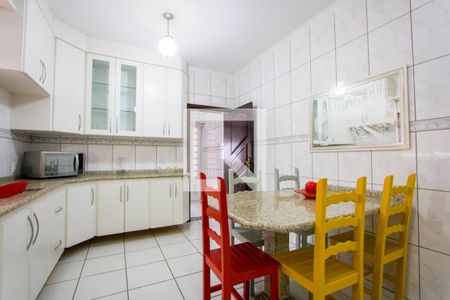 Casa à venda com 191m², 2 quartos e 2 vagas Casa à venda com 191m², 2 quartos e 2 vagasCozinha