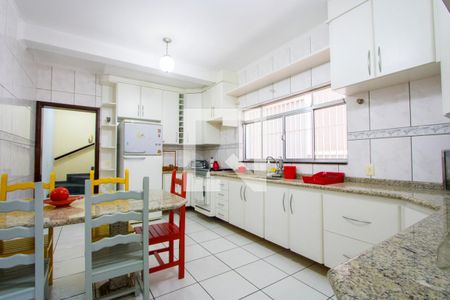 Casa à venda com 191m², 2 quartos e 2 vagas Casa à venda com 191m², 2 quartos e 2 vagasCozinha