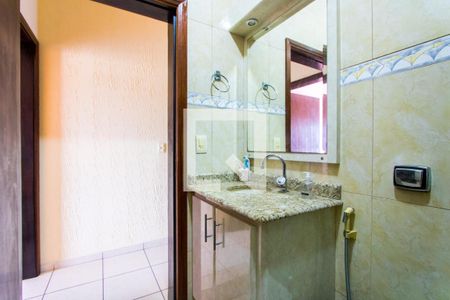 Casa à venda com 191m², 2 quartos e 2 vagas Casa à venda com 191m², 2 quartos e 2 vagasBanheiro