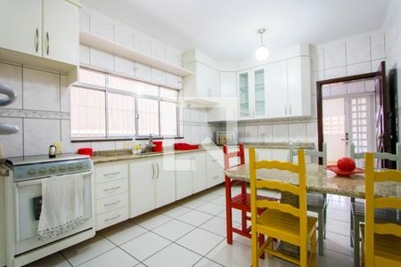 Casa à venda com 191m², 2 quartos e 2 vagas Casa à venda com 191m², 2 quartos e 2 vagasCozinha