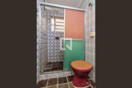 Banheiro de kitnet/studio à venda com 1 quarto, 40m² em Santana, Porto Alegre