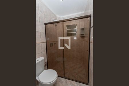 Banheiro social de casa para alugar com 2 quartos, 100m² em Centro, Diadema