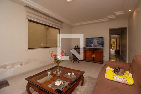 Sala de casa à venda com 3 quartos, 189m² em Vila Bertioga, São Paulo