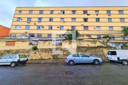 Fachada do bloco de apartamento para alugar com 2 quartos, 60m² em Pilares, Rio de Janeiro