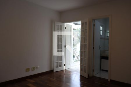 Suíte de casa para alugar com 3 quartos, 180m² em Vila Suzana, São Paulo